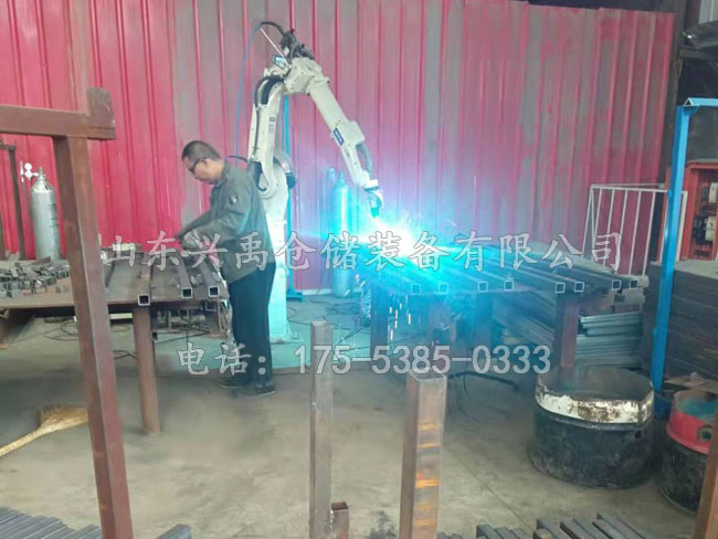 機(jī)器人自動焊接